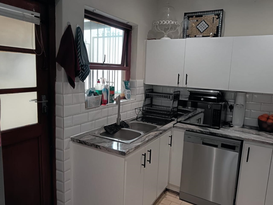 To Let 3 Bedroom Property for Rent in Bothasig Western Cape